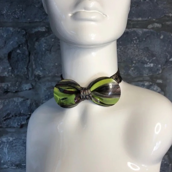 Guillotine Bow Tie Colby - Picture 1 of 3